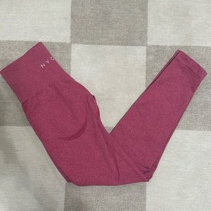 NVGTN Crimson Contour Seamless Leggings